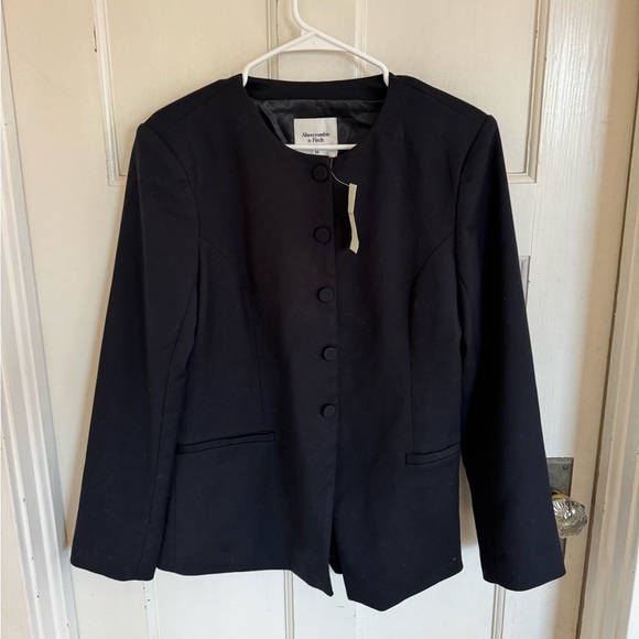 Abercrombie & Fitch Jackets & Blazers - NWT Abercrombie & Fitch black collarless blazer size medium